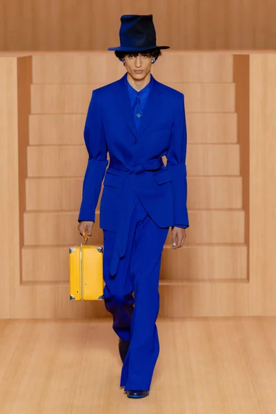 Look 2
